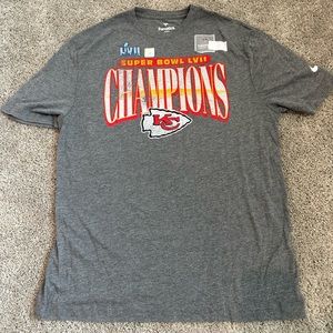 Kansas City Chiefs Superbowl LVII Champions Shirt (L)